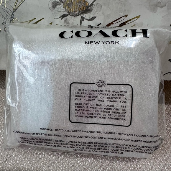 Coach Zip Card Case In Signature Canvas With Floral Print CAU45 IM Sand Multi - Picture 12 of 13